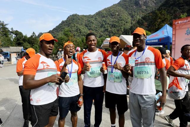 挑战黄山，顶峰相见！第二十一届中国黄山登山大会成功举办