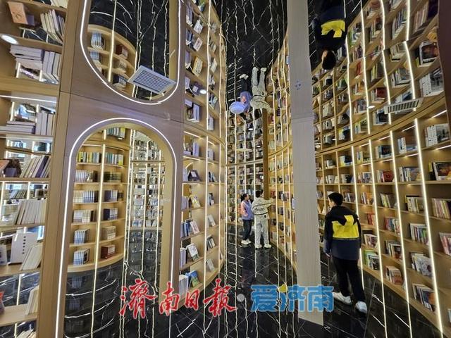 书店里的“盗梦空间”