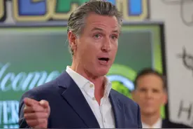 多次硬刚特朗普的加州州长纽森：家族背景显赫，正模仿特朗普的成名道路，剑指2028年总统大选图片