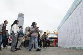 省委组织部副部长，省人力资源社会保障厅党组书记、厅长潘荣：加强人力资源开发利用 为中国式现代化贵州实践贡献人社力量图片