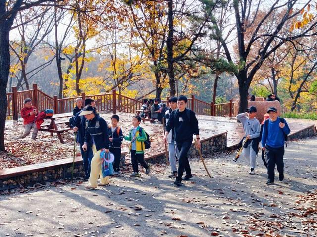 千车万人争打卡，沂蒙山龟蒙景区涌现初冬旅游热潮