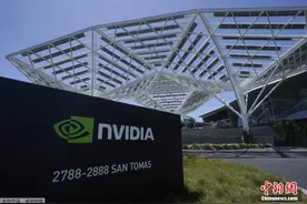 英伟达CEO：中国AI市场将达500亿美元，错失将损失巨大图片