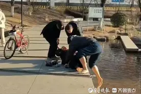 青岛护士勇救落水老人！他说：无论是否身穿白衣，都会义无反顾图片