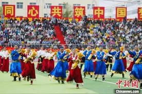 中国唯一蒙古族藏族自治州庆祝成立70周年图片