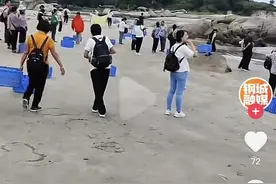 广东多人往海里“放生”矿泉水？当地政府：中元节习俗，今年以自来水代替，水瓶已回收图片