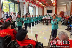 恩施市高旗实验小学：情系中秋节 爱驻敬老院图片