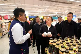 盘龙：安全检查促和谐 温暖慰问送关怀图片