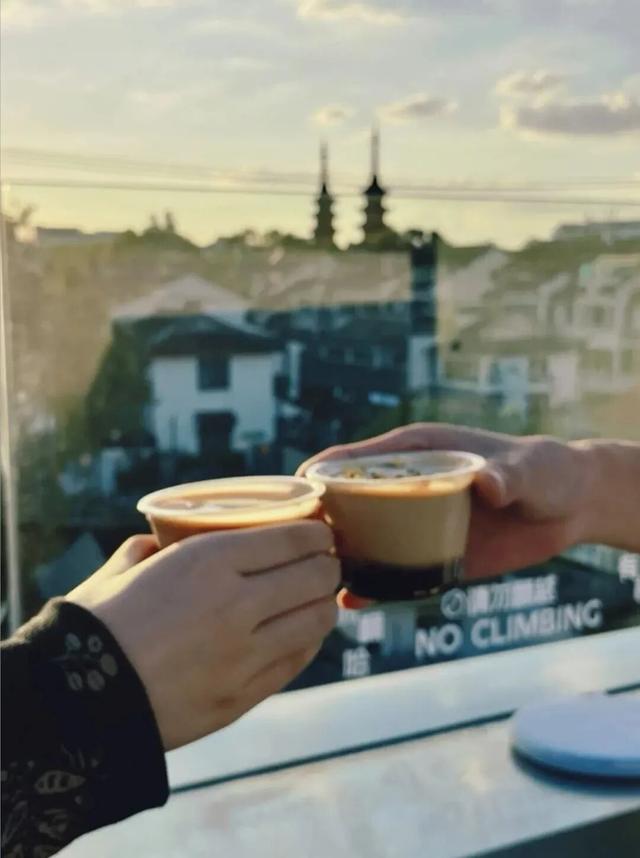 好景成双，来定慧寺巷邂逅小确“杏”