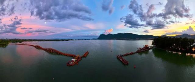 昆明滇池草海开合浮桥建成，等你来取名！