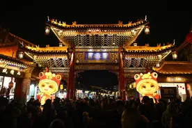 “花式”奔赴新一年——呼和浩特市点亮缤纷“跨年夜”图片