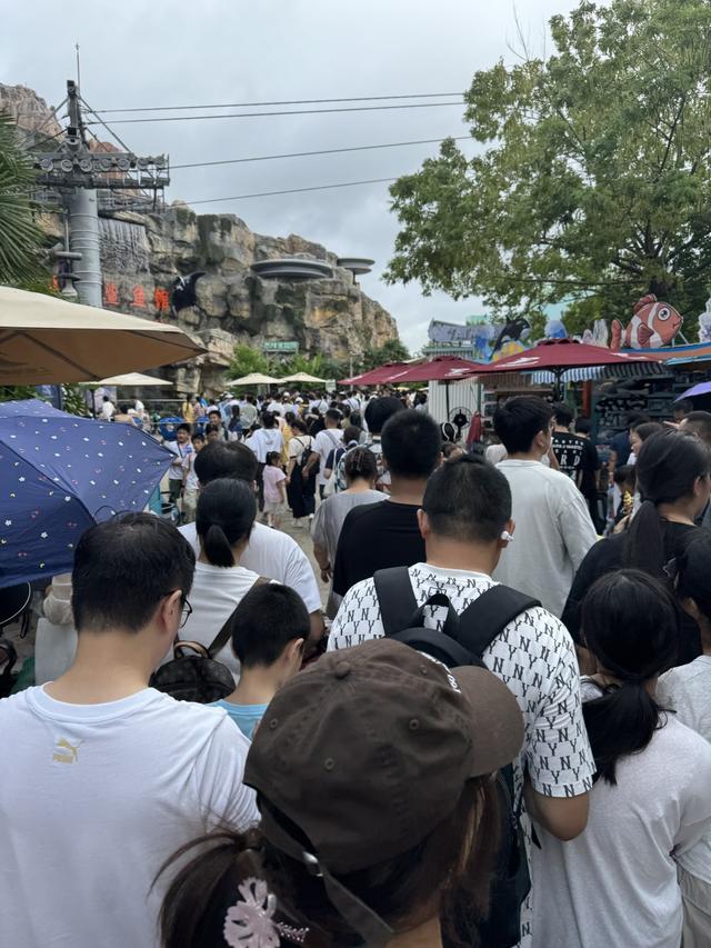 暑期过半：多地热门景区门票连日售罄