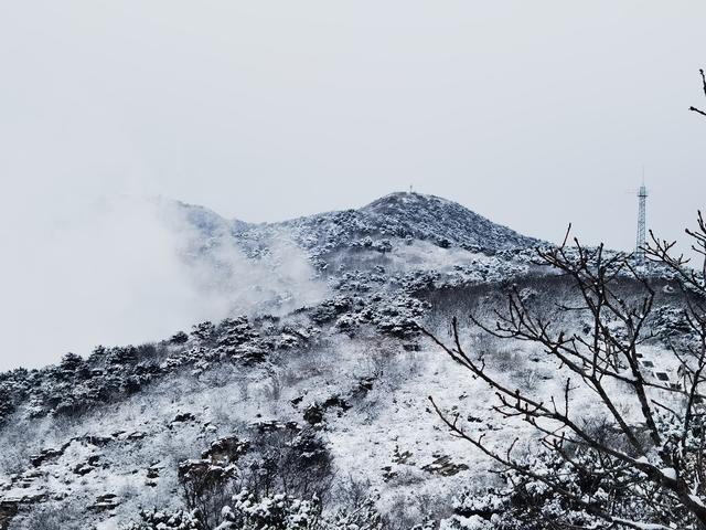 河南北风吹雪，嵩山一夜白头