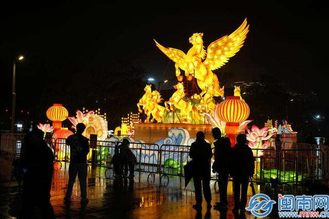 泉州元宵灯会璀璨启幕：一雨一花灯，一城一浪漫！