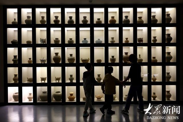 枣庄：机器狗、内燃机、月球漫步……假期感受科技文化魅力