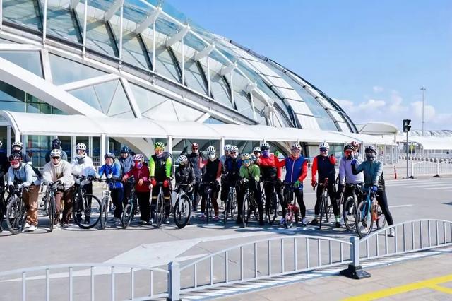 2026“活力宝山 逐风长滩”迎新骑行活动圆满举行