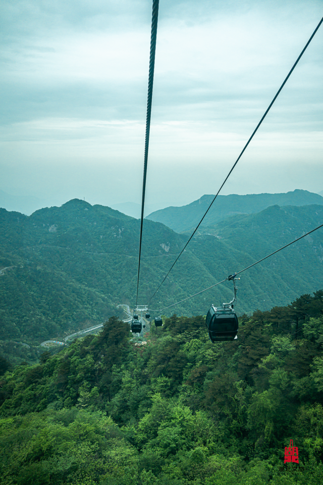 “多巴胺”旅游上新，跟着北北打卡“赤黄红”