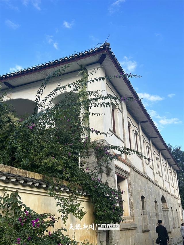 屯堡文化调研采风活动｜古风旅拍“撞”见百年屯堡 兴义刘氏庄园活态破圈