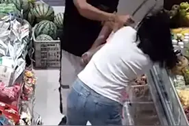 女子遭离婚7年的前夫用铁锁暴打，只因她恋爱了……评论区炸了图片