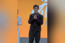 黄晓明回应女友叶珂言论：人生无非就是我笑笑别人，别人笑笑我图片