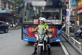 湖南湘西公安交警圆满交出护航“答卷”图片