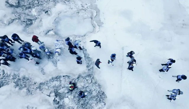 第二届“凌冰之履”冰河徒步活动活力亮相