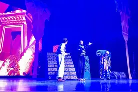 儿童舞台剧《阿拉丁神灯》在四川乐山沙湾上演 带领小观众进入神奇的魔法世界图片