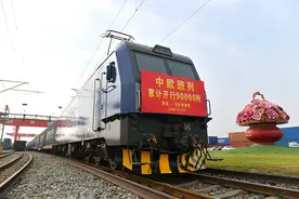 【环时深度】中欧班列：“钢铁驼队”让内陆变“港口”图片