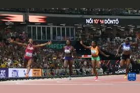 田径世锦赛——女子百米：理查德森打破赛会纪录夺冠图片