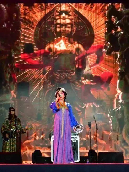 今儿起，在洛阳能边坐地铁边摸「文物」啦！