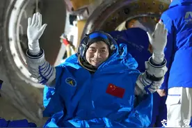 顺利出舱，太空出差192天！“80后”乘组太空之旅圆满结束！图片
