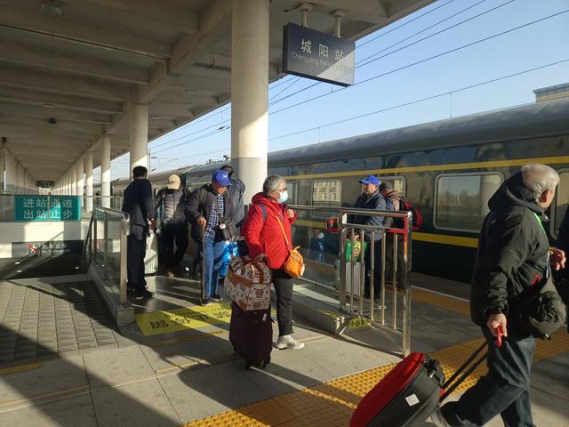 开启13天南国之旅！城阳站开出今年第19趟旅游专列