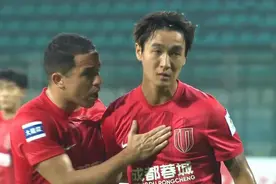 足协杯 | 泰山、蓉城跻身4强 将在半决赛相遇图片