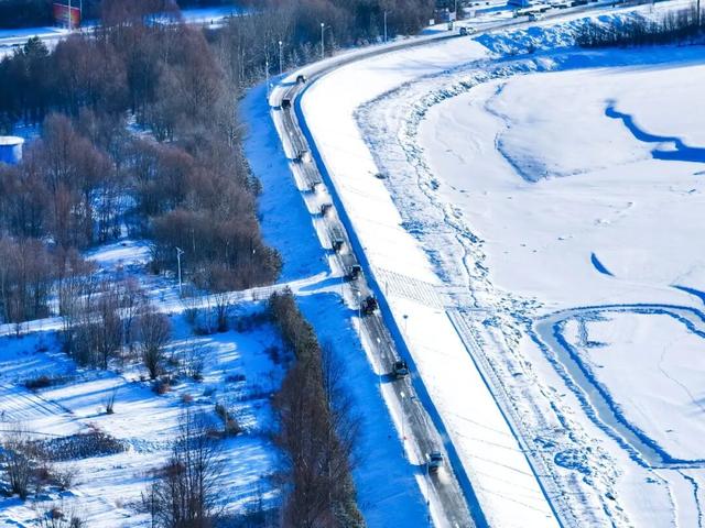 践行“两山”理念 跨省文旅融合新实践——2025年“中国最冷小镇·呼中兴安之巅森林冰雪穿越季”活动在呼中区举办