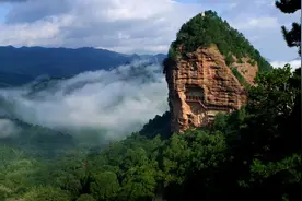 天水麦积山景区连续两天门票售罄，官方倡议本地市民错峰出游图片