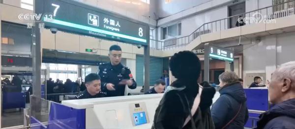 6.97亿人次、↑14.2% 免签“组合拳”成为文旅流量引擎 2025年出入境人数创新高