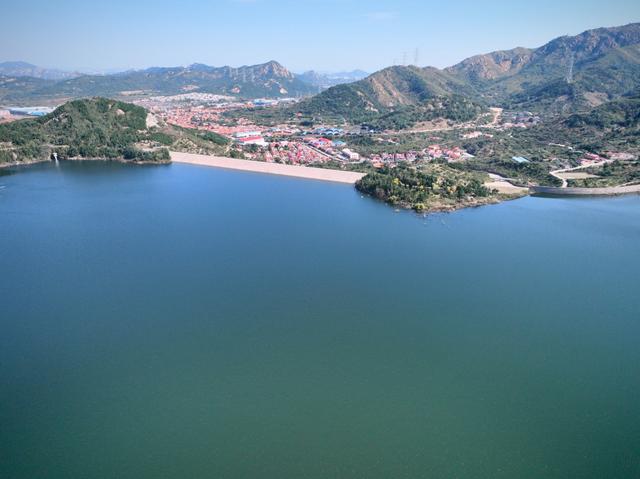 崂山碧波映秋光