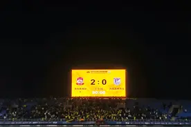 中超青岛双雄一喜一忧！西海岸主场完胜大连英博，海牛客场遭河南逆转图片