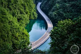 恩施狮子关网红浮桥将重新开放？景区回应：新建浮桥预计元旦期间开放，票价未定图片