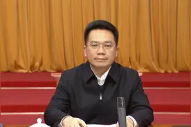 共青团广西区委书记蒙启鹏调任百色市委副书记图片