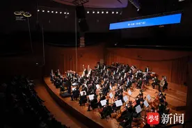 纪念音乐巨匠肖斯塔科维奇逝世50周年，“肖式色彩”演绎经典传奇图片