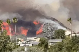 至少7人死亡，消防栓已全部没水！日落大道成废墟，“蝙蝠侠”在车里眼看豪宅被烧光，洛杉矶已有20人被捕！当地华人：像世界末日图片