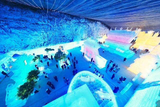 1987年出生市民免费游！北京龙庆峡冰筑《大闹天宫》