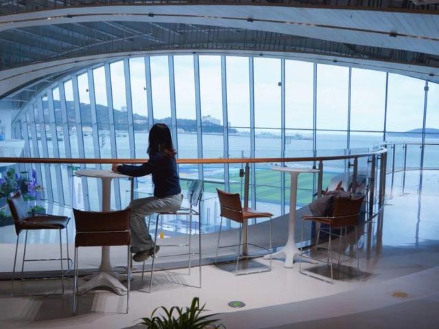 威海这两个过冬据点，看书看海治愈满分