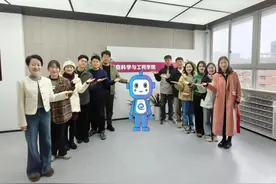 24小时在线的“AI辅导员”上岗，他们还让社区效率翻倍、孩子爱上编程图片
