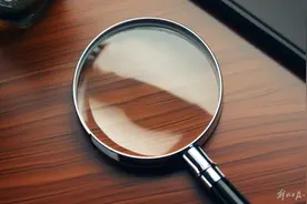 带“针头”开会的市委书记，被罢免重要职务图片