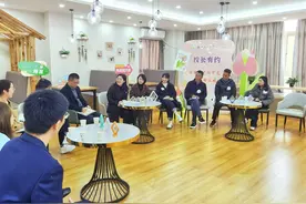 郑州大学实验小学“校长有约”共叙家校共育图片