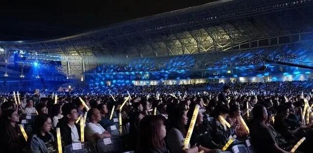 “爱你老己，元旦汕头见！”