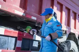 次仁央宗：扎根基层加油站 耕耘无悔青春图片
