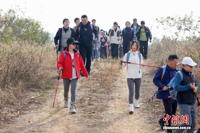 三千徒步爱好者走进南京江宁“山野拾秋”