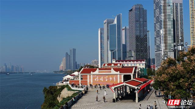 岁暖时刻丨在长沙，一眼千年：从橘子洲头到城市天际线
